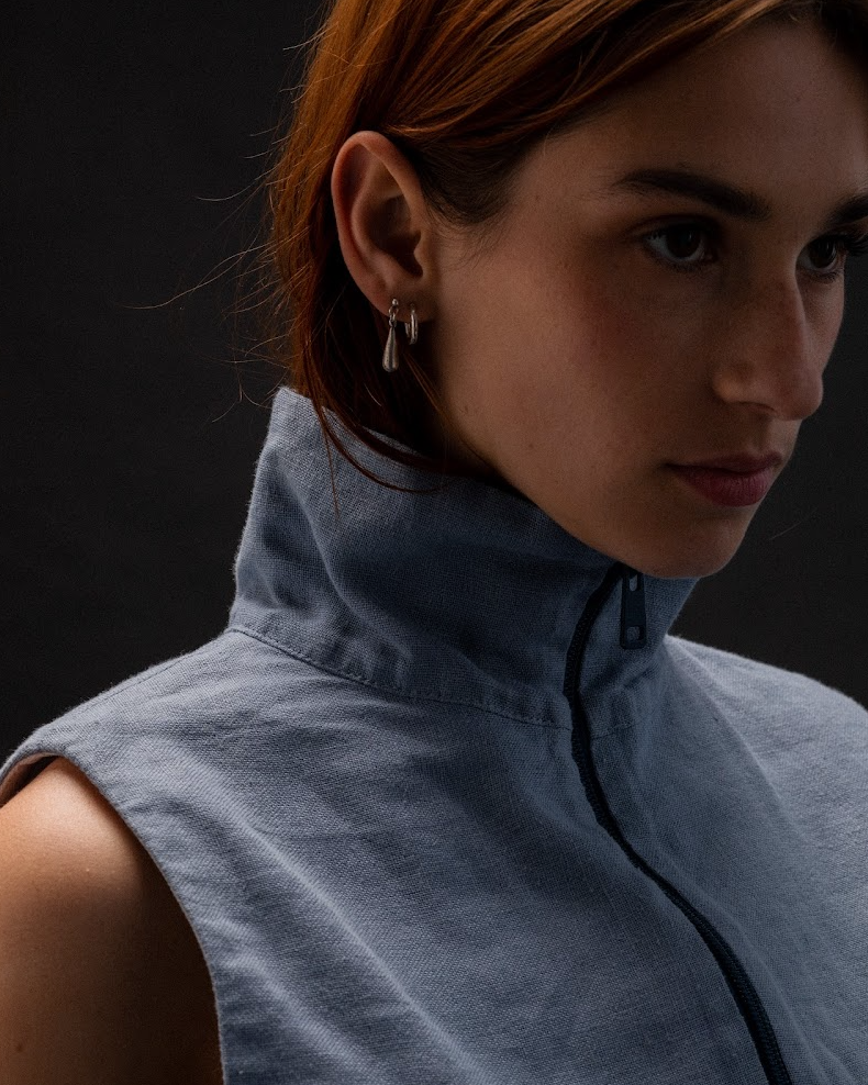 Veste sans manches ajustable en lin et coton upcyclé - Made in Belgium
