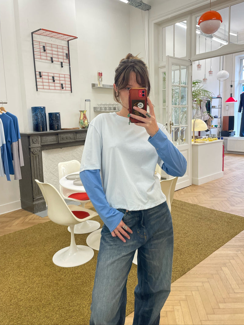 Le t-shirt deux-en-un - bleu ciel